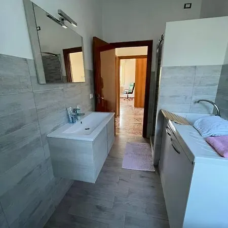 Acqua 44 * بيسكارا